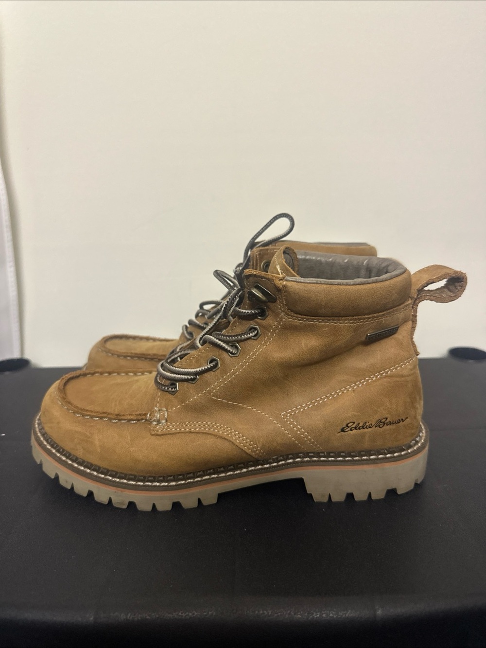 Eddie Bauer Men's 6.5 Women’s 8 Tan Suede Hiking Boots